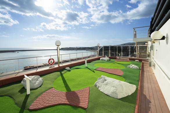MSC Cruises MSC Orchestra, Mini Golf 3 ©MSC Rights - Ivan Sarfatti.jpg